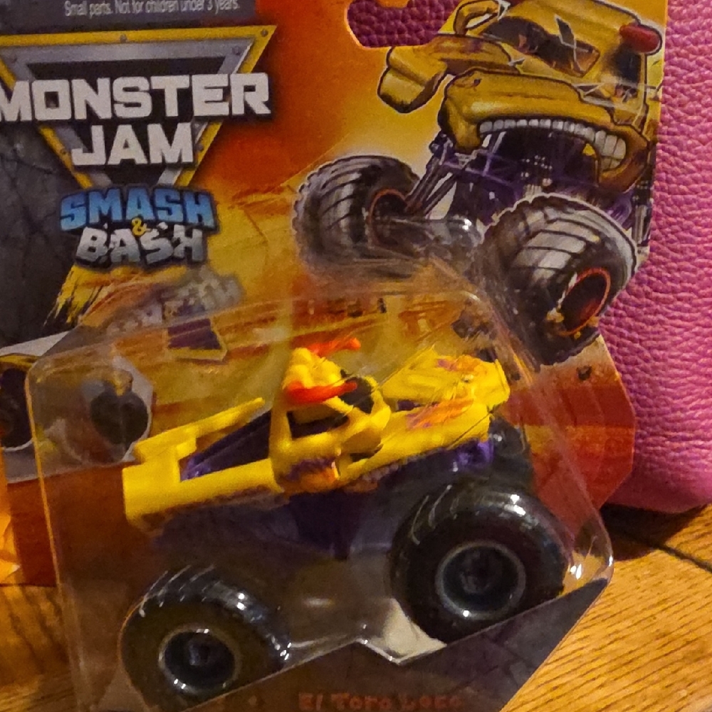 Smash and Bash El Toro Loco Yellow & Purple Monster Truck Toy 💜💛